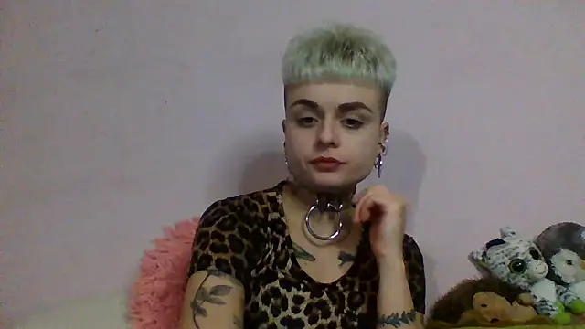 Snapshot of AlisaDear257 chatting on March 28, 9:25 pm AlisaDear257 online show from March 28, 9:25 pm