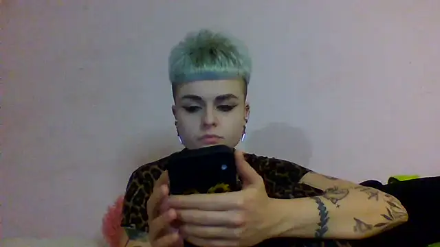 Snapshot of AlisaDear257 chatting on March 31, 11:21 am AlisaDear257 online show from March 31, 11:21 am