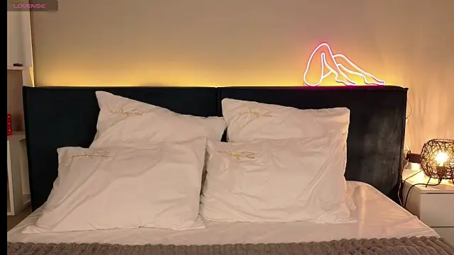 Snapshot of AdaSedona chatting on March 16, 5:44 am AdaSedona online show from March 16, 5:44 am