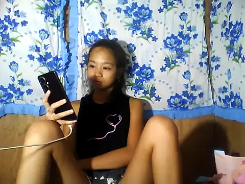 Asianpinay Skinny1818 online show from May 15, 9:44 pm