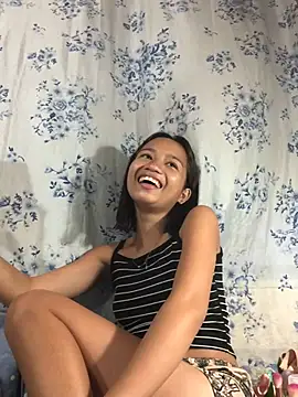 Snapshot of Asianpinay_Skinny1818 chatting on June 17, 1:45 pm Asianpinay Skinny1818 online show from June 17, 1:45 pm