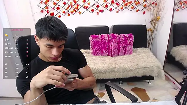 Snapshot of IanWest_ chatting on March 19, 11:58 am IanWest online show from March 19, 11:58 am