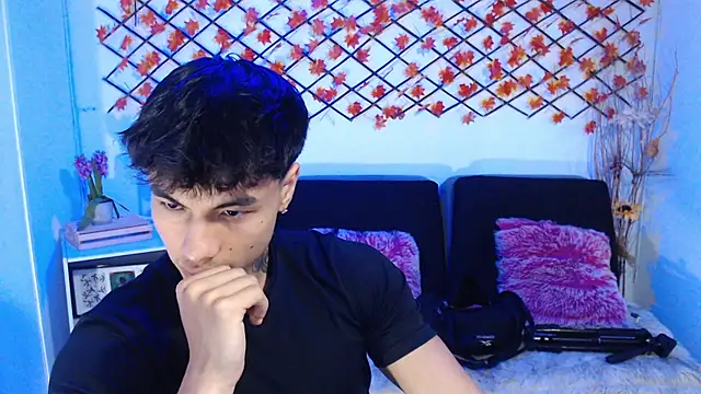 IanWest  online show from May 12, 1:08 pm