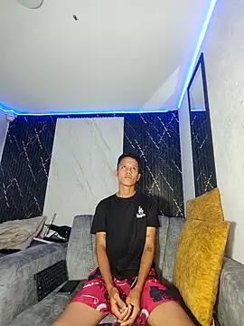 Sexy littleboy  online show from February 12, 8:04 pm