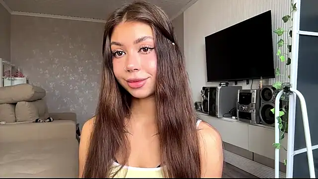 Snapshot of You_Club_Winx chatting on April 10, 7:13 am You Club Winx online show from April 10, 7:13 am