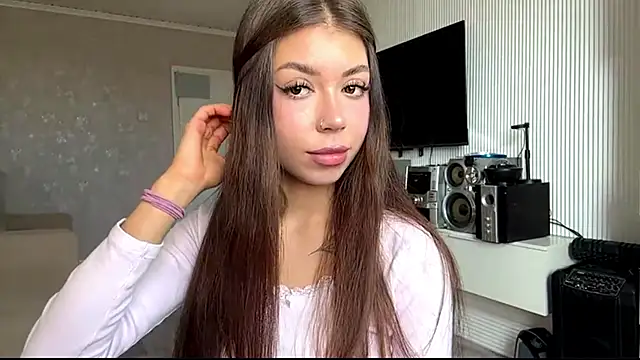 Snapshot of You_Club_Winx chatting on April 22, 7:22 am You Club Winx online show from April 22, 7:22 am