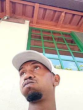 Snapshot of nego5628 chatting on April 1, 2:14 pm nego5628 online show from April 1, 2:14 pm