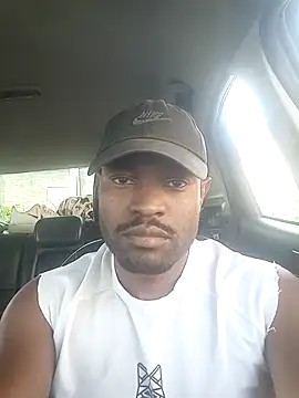 Snapshot of DiamanteNegro90 chatting on February 24, 4:49 pm DiamanteNegro90 online show from February 24, 4:49 pm