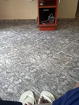 Snapshot of DiamanteNegro90 chatting on March 5, 5:42 pm DiamanteNegro90 online show from March 5, 5:42 pm