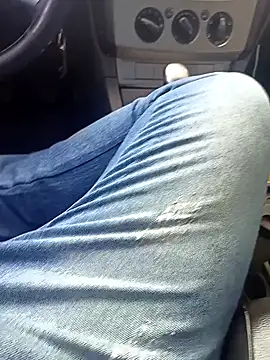 Snapshot of DiamanteNegro90 chatting on March 28, 1:33 pm DiamanteNegro90 online show from March 28, 1:33 pm