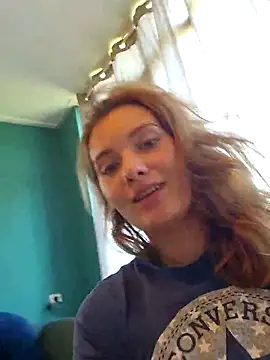 Snapshot of sweetsophie69 chatting on April 22, 1:01 pm sweetsophie69 online show from April 22, 1:01 pm