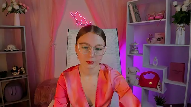 ElliFrankenweenie online show from March 2, 9:27 am