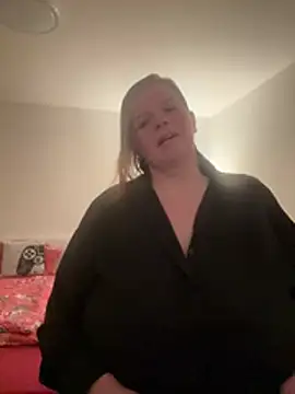 Snapshot of Laura-Loveyou chatting on March 14, 5:07 pm Laura-Loveyou online show from March 14, 5:07 pm