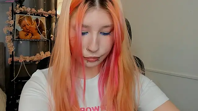 WarmAtEdges online show from March 29, 2:39 pm