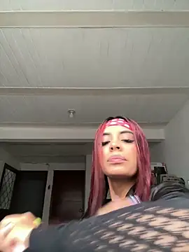 Snapshot of TiffanySander chatting on March 18, 10:13 pm TiffanySander online show from March 18, 10:13 pm