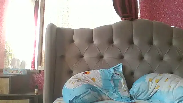 Snapshot of Shailadiess chatting on March 9, 7:01 am Shailadiess online show from March 9, 7:01 am