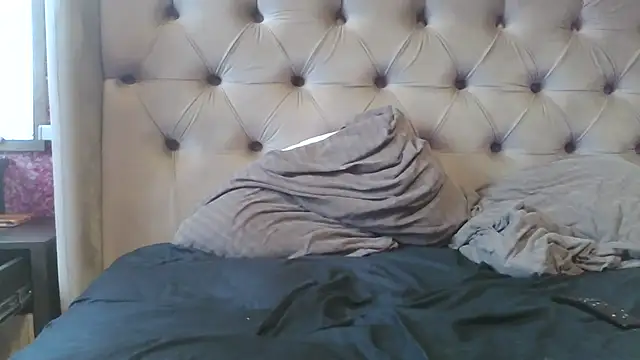 Snapshot of Shailadiess chatting on March 26, 8:20 am Shailadiess online show from March 26, 8:20 am