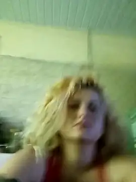 Snapshot of Brandon_Leyes chatting on April 5, 8:17 pm Brandon Leyes online show from April 5, 8:17 pm