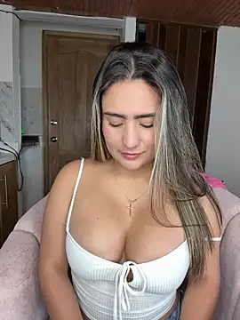 Snapshot of Miilana_ chatting on April 8, 9:04 pm Miilana online show from April 8, 9:04 pm