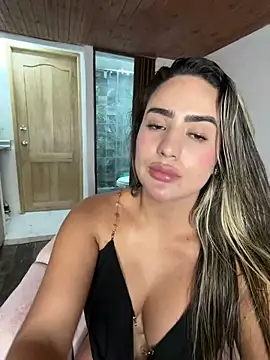 Snapshot of Miilana_ chatting on May 16, 12:18 am Miilana online show from May 16, 12:18 am