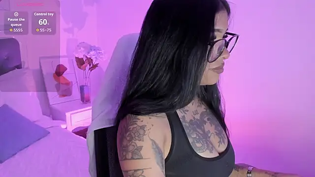 Aisha Haddad online show from February 16, 3:19 pm