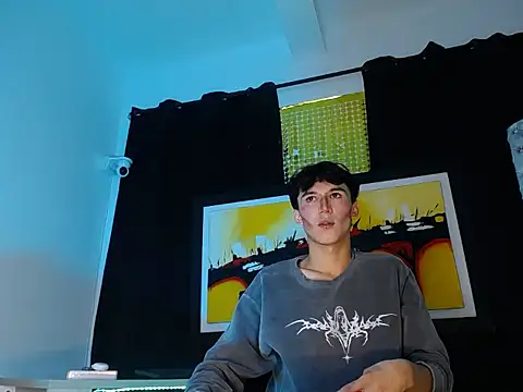 jullian ricci online show from March 20, 1:21 am