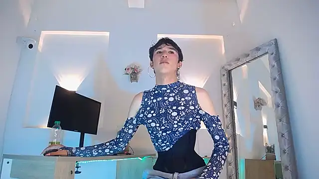 jullian ricci online show from May 13, 9:11 pm