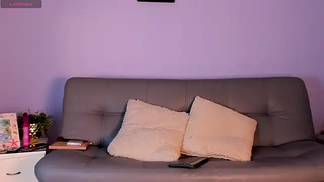 Snapshot of sugar_doll1 chatting on March 17, 10:46 pm sugar doll1 online show from March 17, 10:46 pm