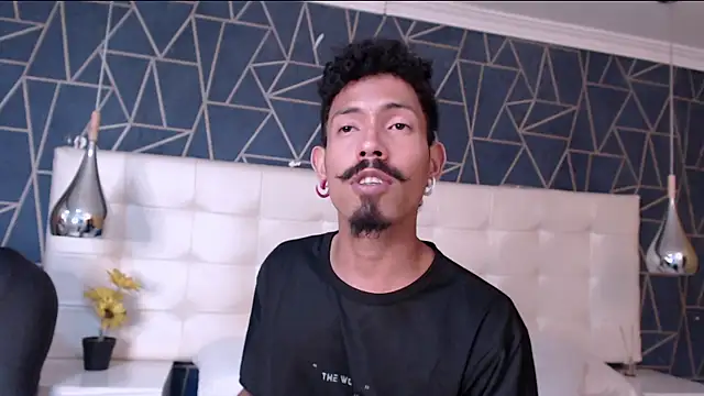 NoaahTylor online show from February 20, 8:09 pm