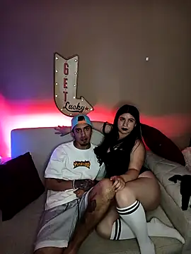 Snapshot of LATINLOVERS_1 chatting on February 27, 4:45 am LATINLOVERS 1 online show from February 27, 4:45 am