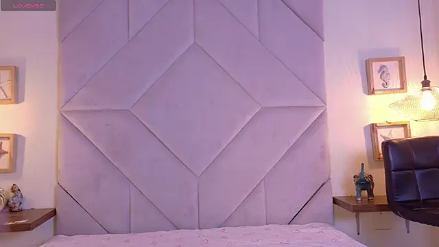 Snapshot of Sateh_and_Hikary chatting on April 1, 8:50 pm Sateh and Hikary online show from April 1, 8:50 pm