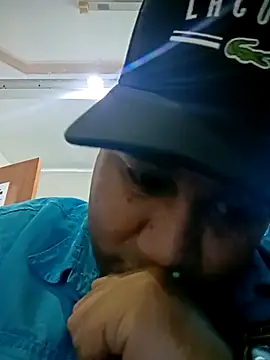 Snapshot of Mohamed1627 chatting on March 8, 1:37 pm Mohamed1627 online show from March 8, 1:37 pm