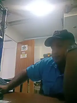 Snapshot of Mohamed1627 chatting on May 17, 9:55 pm Mohamed1627 online show from May 17, 9:55 pm