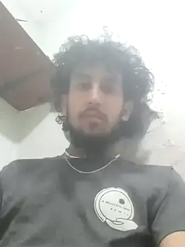 Snapshot of vrghot69 chatting on February 13, 3:30 pm vrghot69 online show from February 13, 3:30 pm