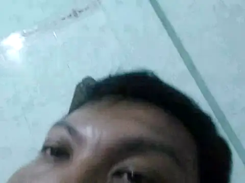 Snapshot of themthem21 chatting on February 11, 10:42 am themthem21 online show from February 11, 10:42 am