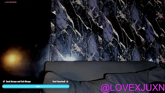 Snapshot of LovexJuxn8 chatting on March 24, 9:31 pm LovexJuxn8 online show from March 24, 9:31 pm