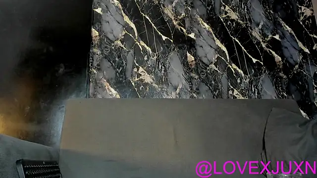 Snapshot of LovexJuxn8 chatting on March 28, 9:36 pm LovexJuxn8 online show from March 28, 9:36 pm