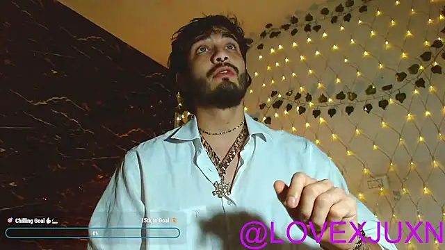 LovexJuxn8 online show from May 12, 12:52 am