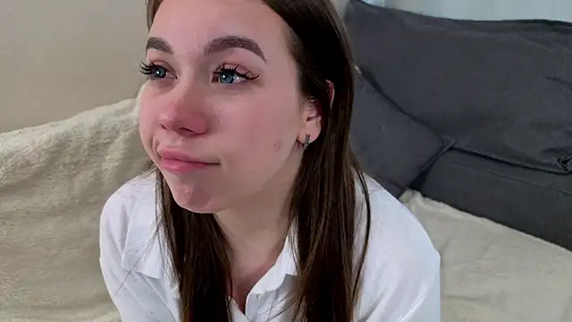 EvaVanta online show from April 3, 3:15 am