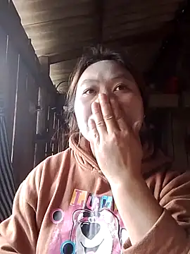 bany-lee online show from May 4, 1:56 am