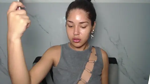 Snapshot of melodyphillips_2_ chatting on July 28, 7:59 am melodyphillips 2 online show from July 28, 7:59 am