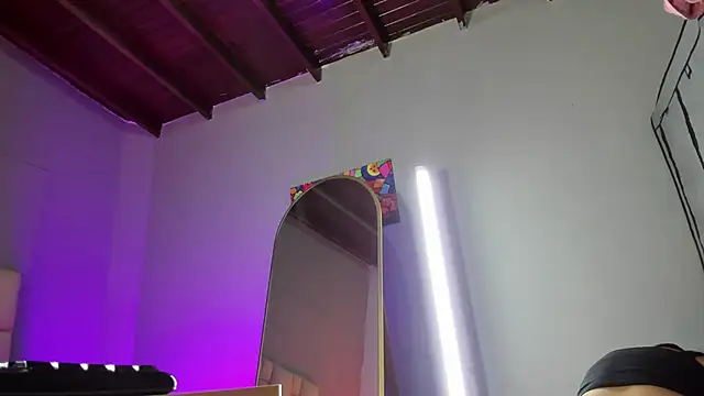 Snapshot of Zaphiro__Sky chatting on February 14, 8:55 am Zaphiro Sky online show from February 14, 8:55 am