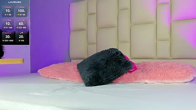 Snapshot of Zaphiro__Sky chatting on March 4, 8:42 am Zaphiro Sky online show from March 4, 8:42 am