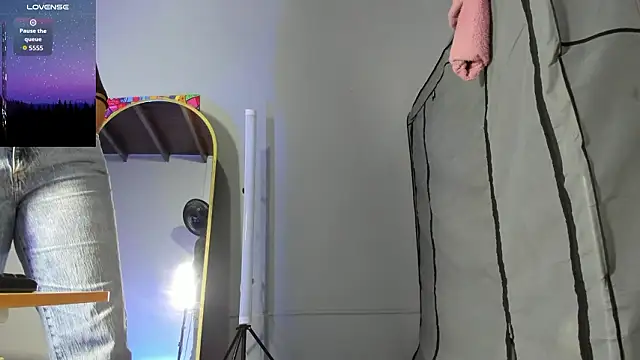 Snapshot of Zaphiro__Sky chatting on March 5, 8:43 am Zaphiro Sky online show from March 5, 8:43 am