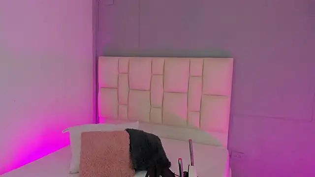 Snapshot of Zaphiro__Sky chatting on March 23, 8:51 am Zaphiro Sky online show from March 23, 8:51 am