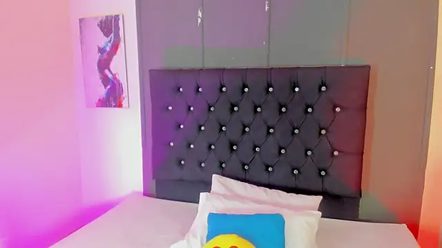 Snapshot of Zaphiro__Sky chatting on April 4, 8:45 am Zaphiro Sky online show from April 4, 8:45 am