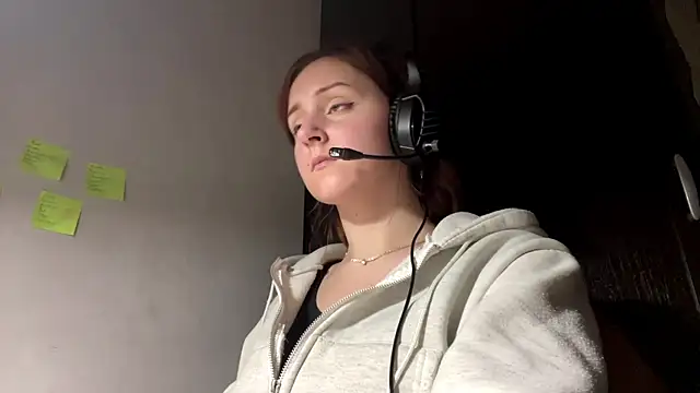 Snapshot of WendieFranzeo chatting on February 17, 6:58 pm WendieFranzeo online show from February 17, 6:58 pm