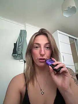 CURVY-CALLIE-XO online show from February 11, 4:23 pm