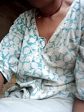 Desi Couple P online show from May 15, 11:01 pm