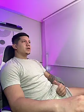  robertobaggioo online show from March 31, 1:00 pm